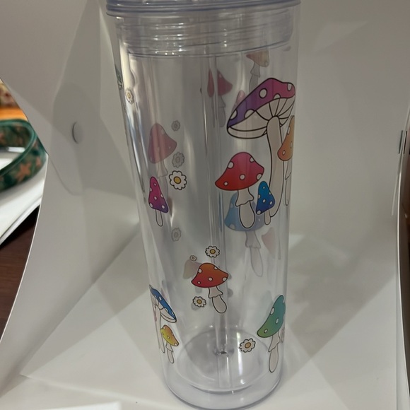 Mushrooms 20 oz tumbler - Picture 3 of 3